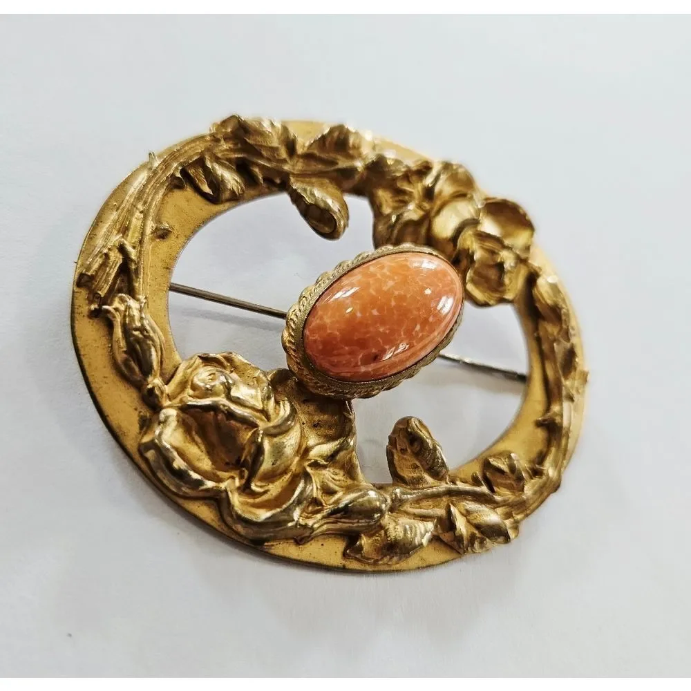 Vintage Art Nouveau Gold Tone Floral Coral Cabochon Circular Wreath Brooch Pin